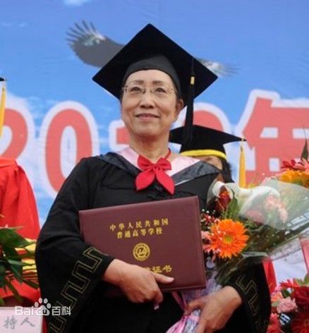 初中毕业38年重返校园 60岁终圆儿时大学梦